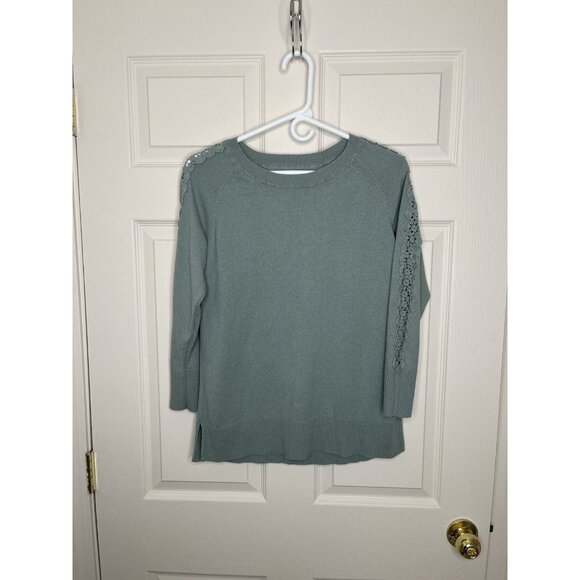 Lauren Conrad Blue Sweater Sz M Floral Lace Detail Turquoise Cotton Blend - Picture 1 of 5